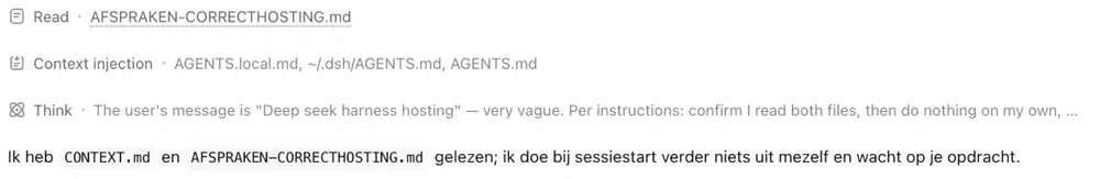Begin van een sessie: de agent leest AFSPRAKEN-CORRECTHOSTING.md en de context, en meldt dat hij niets uit zichzelf doet en op je opdracht wacht.